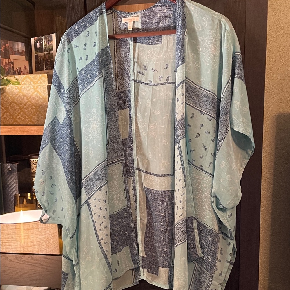 Maurices Blue and White Patterned Kimono - Picture 2 of 4